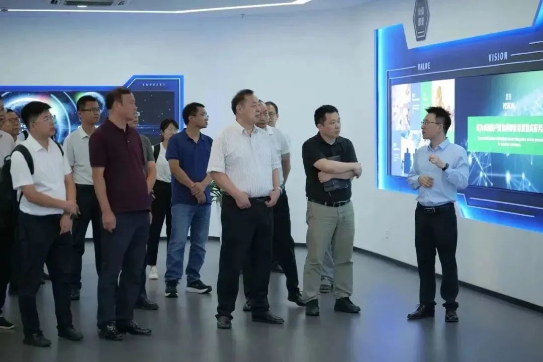 新能源 新動(dòng)力 新未來(lái)|U8國(guó)際“動(dòng)力與能源產(chǎn)業(yè)集群”圓桌座談會(huì)順利召開(kāi) 新能源 新動(dòng)力 新未來(lái)|U8國(guó)際“動(dòng)力與能源產(chǎn)業(yè)集群”圓桌座談會(huì)順利召開(kāi)